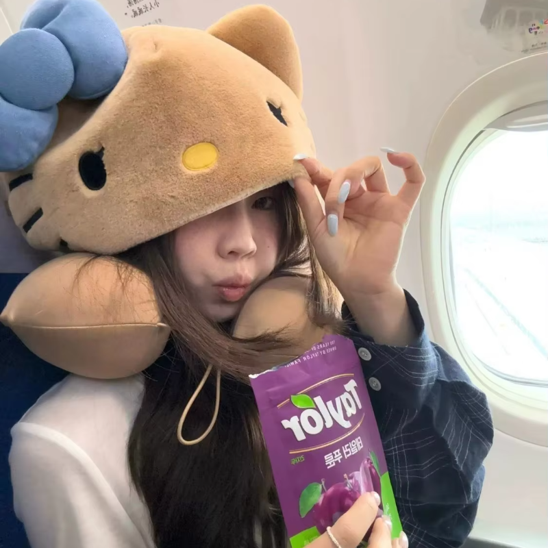 Hello Kitty Hooded Pillow Neck - Travel Accessories On Plane ulasan dan harga